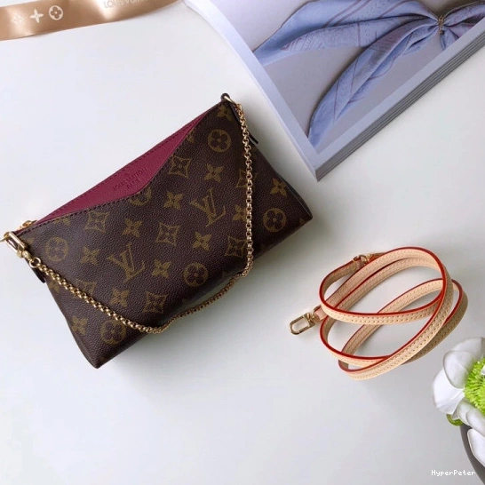PALLAS Vuitton CHANELUTCH Louis 0710